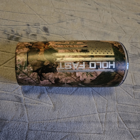 NWT Hold Fast Camo Tumbler w/ Flag Logo - Picture 4 of 4